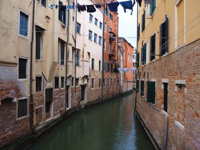 Benátky postranní kanál