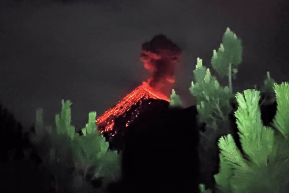 fuego sopka erupce